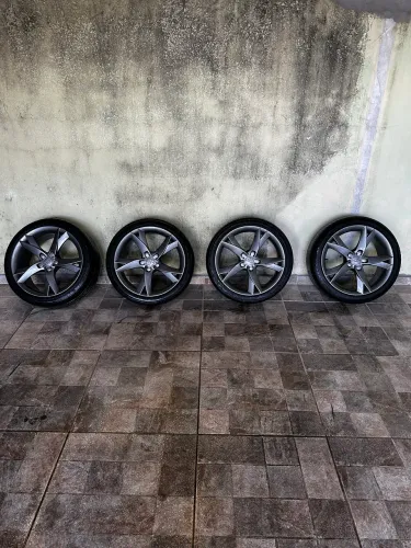 Jogo de rodas 225/40R18