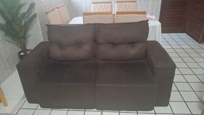 Sofá de dois lugares