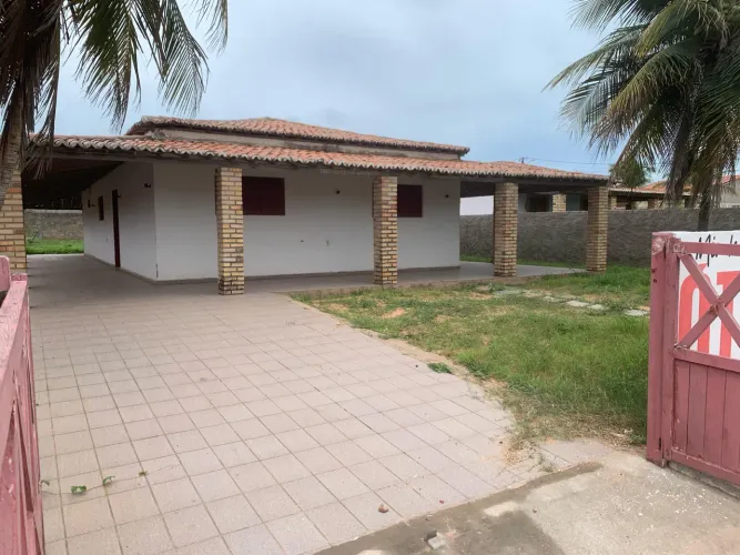 Casa na av principal de tibau , pista da entrada