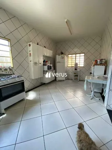Casa à venda, 3 quartos, 1 suíte, 2 vagas, GRANADA - Uberlândia/MG