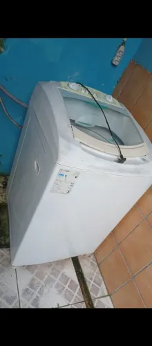Vendo máquina de lavar Consul 10 kilos funcionando normal em perfeito estado .