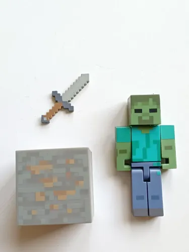 Minecraft  Zombie e acessórios 