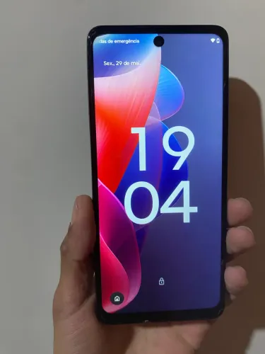 Vendo esse aparelho celular moto g 24 está pegando perfeitamente 128gb roda liso