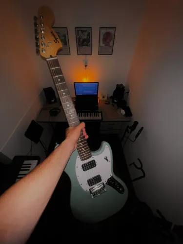Guitarra Squier Bullet Mustang Hh (Sonic Gray)