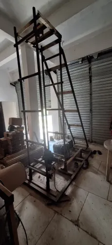 Maquina de furar poço 