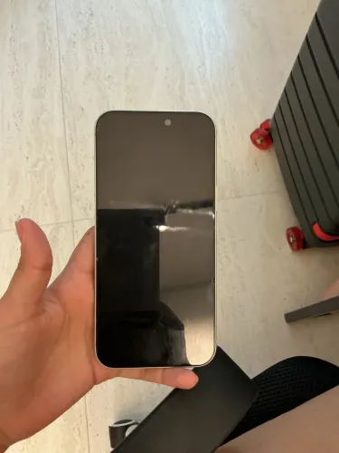 Vendo iPhone 17 pro max 1tb 7 meses de uso branco