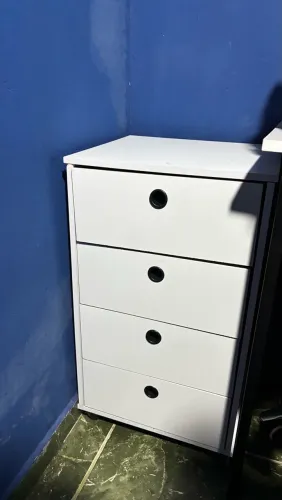 Mesa de cabeceira multiuso 4 gavetas
