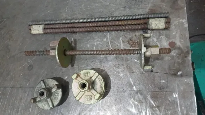 Matrizes / Tirantes para Forma de Concreto - BHS - Usados