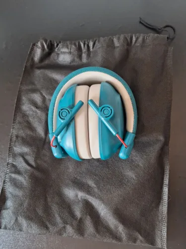 Abafador de ruído infantil