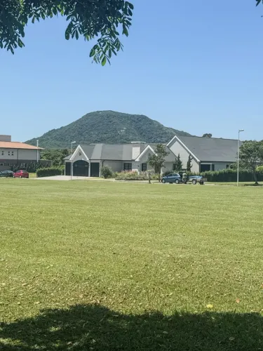 Costão Golf Lote de 877 m² em um condomínio com Casa de Luxo Paraíso Natural