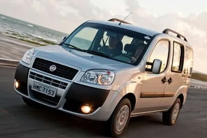 Fiat Doblo Essence 1.8 Flex 16V 5P 2012