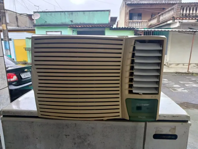 Ar condicionado Springer 12.000 BTUs - 127v