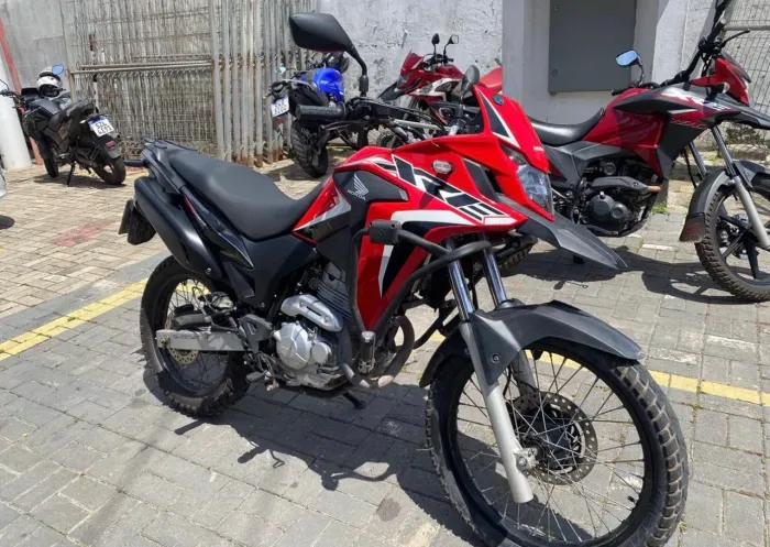 XRE 300 HALLY