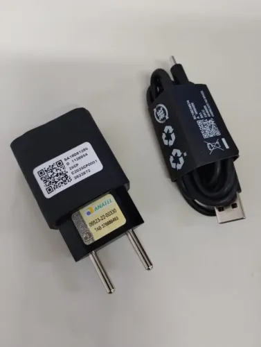vendo carregador morotola original lacrado sem uso valor 80 reais
