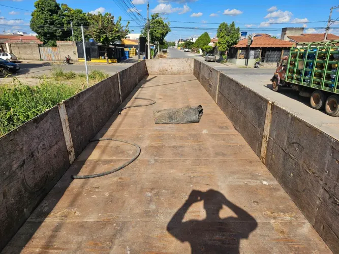 OPORTUNIDADE carreta guerra grade baixa com pneus top