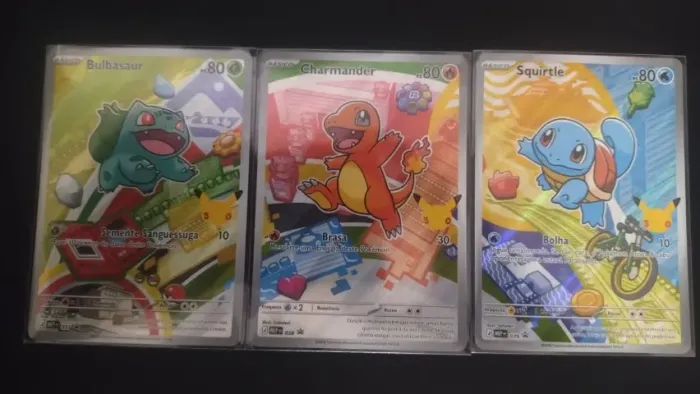 Parceiros Iniciais de Kanto - Charmander, Bulbasaur e Squirtle - Original Copag