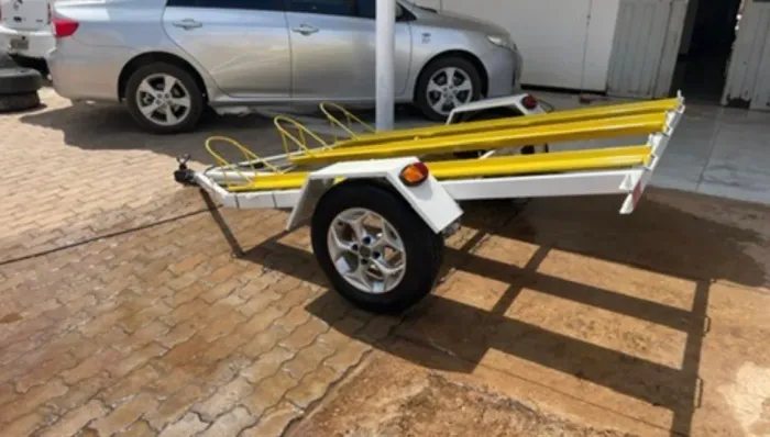Carrocinha para transportar motos