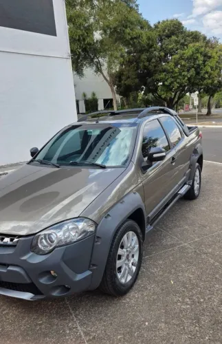Fiat Strada Adventure1.8/ 1.8 Locker Flex CD 2015