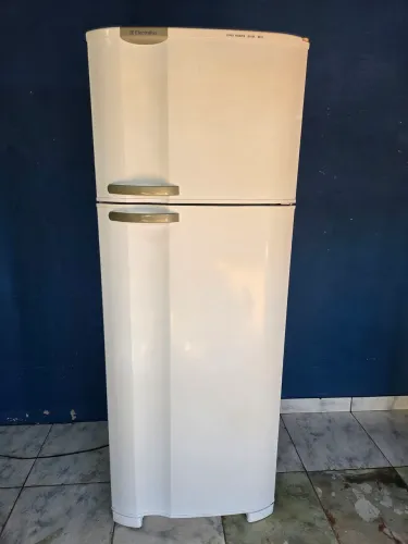 Vendo geladeira Electrolux
