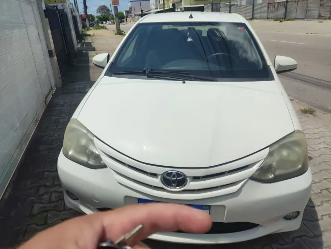 Toyota Etios X Sedan 1.5 Flex 16V 4P Mec. 2014