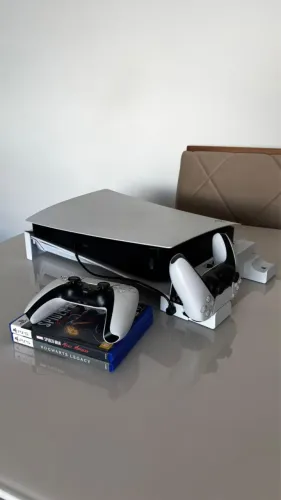 PlayStation 5 + 2 controles + 2 jogos + base resfriamento