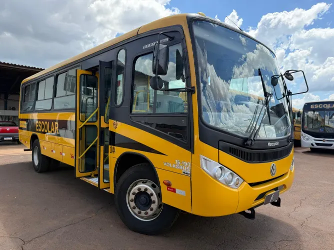 Ônibus para Transporte Escolar Marcopolo Senior Mid - VW 15.190 | Ano 2013 | 48 Lugares