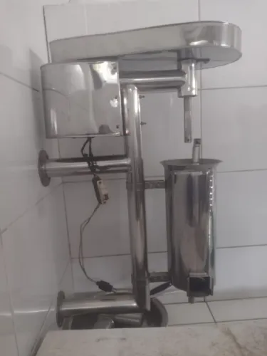 Máquina  despolpadeira em bom estado.