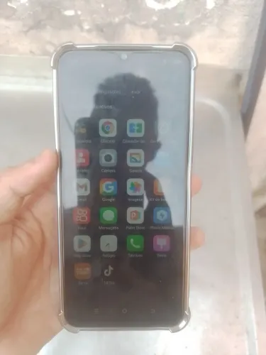 Celular semi novo