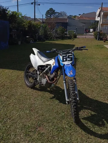 MOTO DE TRILHA