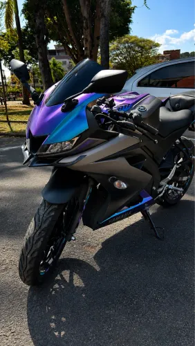 YAMAHA R15