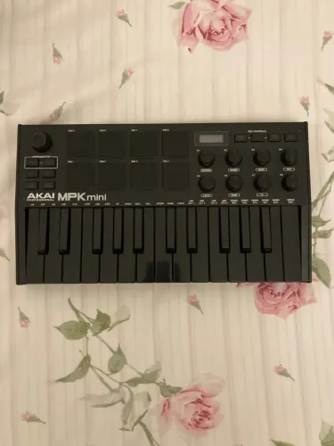 Akai MPK Mini Black | Controlador MIDI Compacto