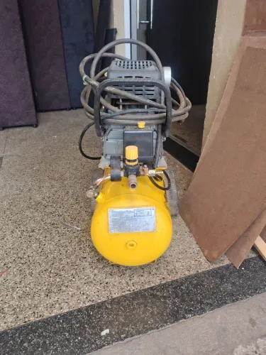 Vende se um compressor semi novo