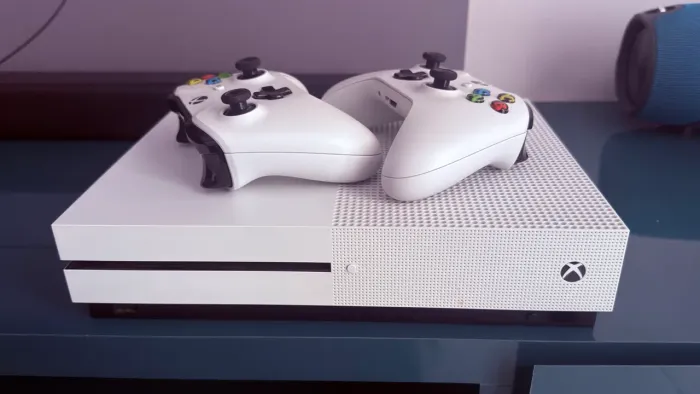 XBOX ONE S 1TB