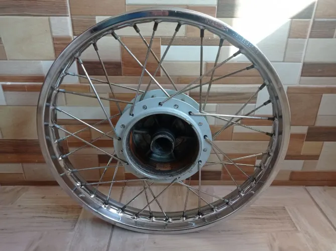 Roda dianteira de tambor Titan 125 e Fan 125