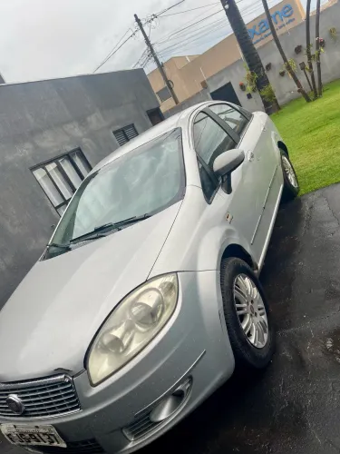 Fiat Linea Essence 1.8 Flex 16V 4P 2013