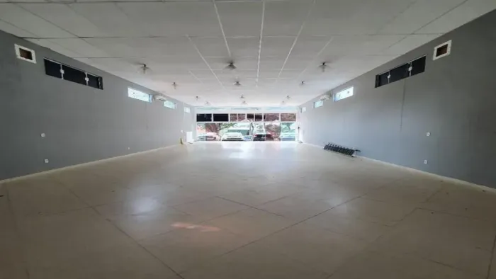 Aluga Ponto Comercial, 225 m², 4 vagas, Jardim Satélite, São José dos Campos - SP