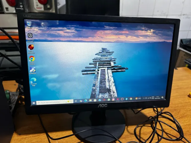 Monitor AOC 16 polegadas 100% 