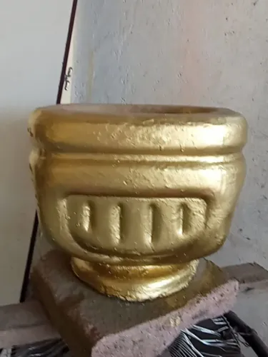 Vasos artesanal de cimento e de gesso.,