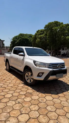 Toyota Hilux CD SRV 4X4 2.8 TDI Diesel Aut. 2017