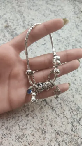 Pandora original com berloques