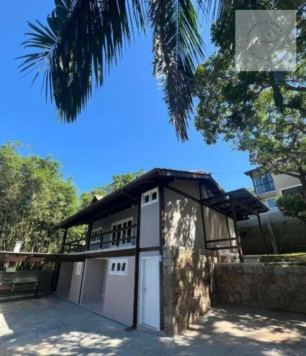 Casa com 3 dormitórios para alugar, 140 m² por R$ 7.572,00/mês - Sambaqui - Florianópolis/