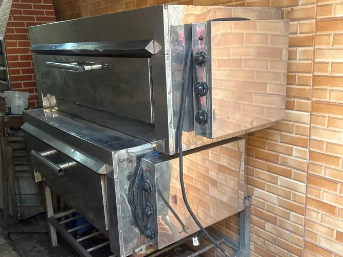 Forno de pizza instale