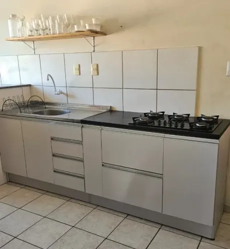 VENDE-SE Conjunto de Cozinha em MDF. Balcões + Armário + fogão cooktop.