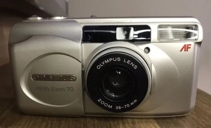 Câmera Analógica vintage, retro, antiga - Olympus Infinity Zoom 70 PREÇO NEGOCIÁVEL