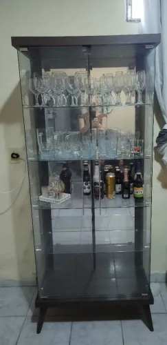 Vendo cristaleira.