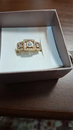 Anel em Ouro Amarelo 18K cravejado de Diamantes