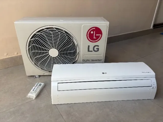 Ar-Condicionado LG Dual Inverter 9.000 BTUs Quente e Frio