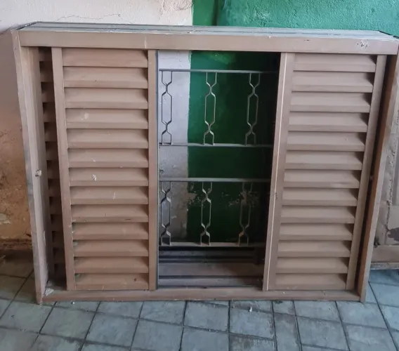Janelas e porta