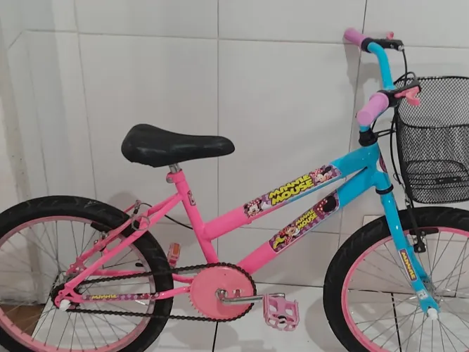 Bicicleta aro 20 da Minie pouco uso só pegar e andar