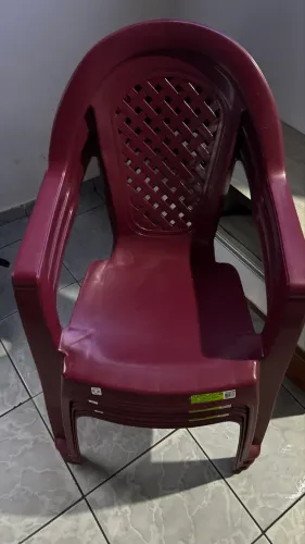 Conjunto de 04 cadeiras com mesa